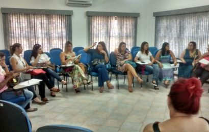 Profissionais da Assistência Social de São Pedro da Aldeia participam de encontro sobre população em situação de rua
