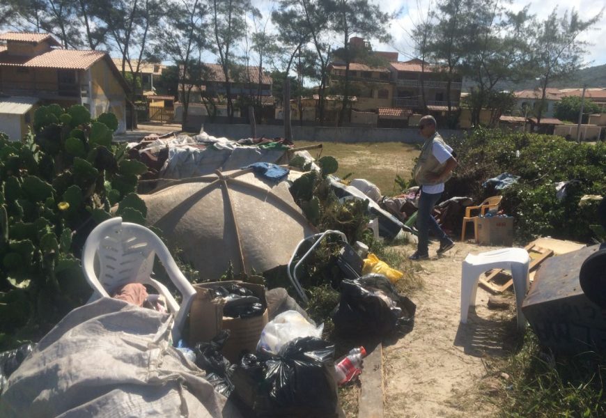Secretaria de Desenvolvimento da Cidade Combate Crime Ambiental na Praia do Peró