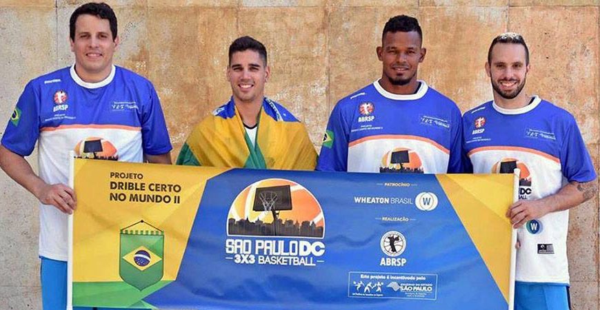 Atleta da Rocinha, comunidade do RJ, procura patrocinadores para poder continuar com o seu sonho