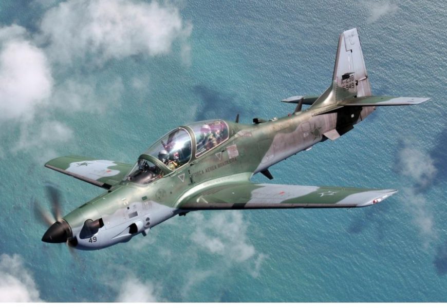 FAB intercepta aeronave que transportava 500kg de cocaína