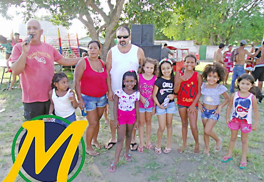 CRIANÇAS DA RUA DO FOGO TÊM FESTA NO DIA DO NATAL