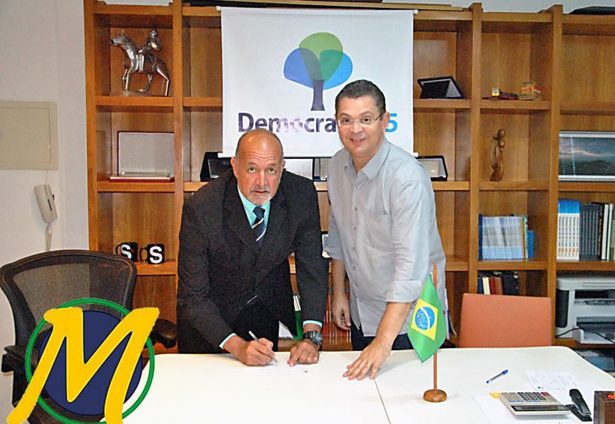 TADEU DIAS ASSINA COM O DEM