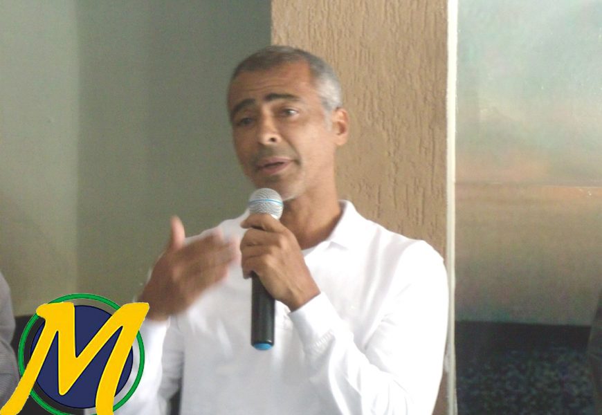 ROMÁRIO VISITA SÃO PEDRO DA ALDEIA NO DIA DA ESTRÉIA DO BRASIL NA COPA ROMÁRIO VISITA SÃO PEDRO DA ALDEIA NO DIA DA ESTRÉIA DO BRASIL NA COPA