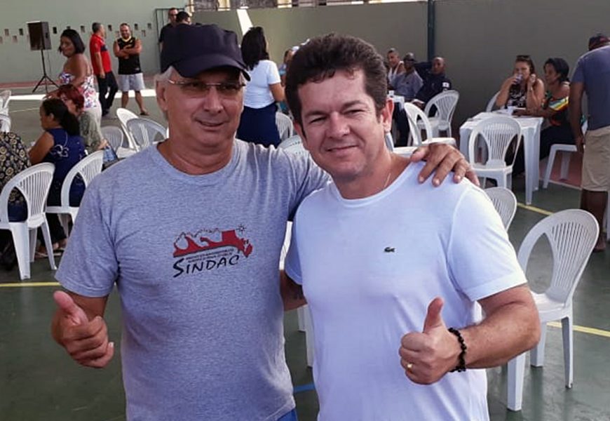 NO DIA DO TRABALHADOR RENATINHO VIANNA E SINDAC LANÇAM O PLANO DE CARGOS CARREIRAS E REMUNERAÇÃO (PCCR) DE ARRAIAL DO CABO NO DIA DO TRABALHADOR RENATINHO VIANNA E SINDAC LANÇAM O PLANO DE CARGOS CARREIRAS E REMUNERAÇÃO (PCCR) DE ARRAIAL DO CABO